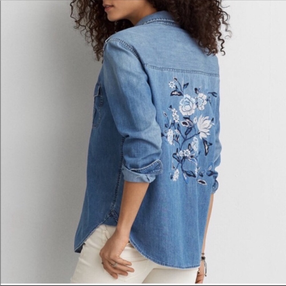 American Eagle Outfitters Blue Denim Floral Top
